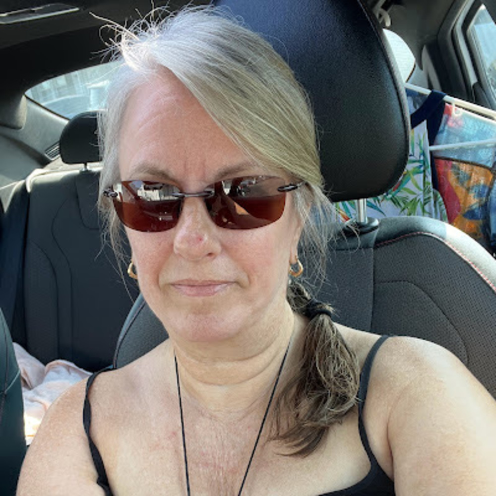 Meet your Posher, Traci